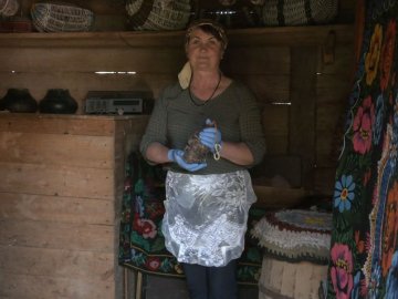 Гастрономічна візитівка краю: волинська господиня розповіла, як готує карух. ВІДЕО