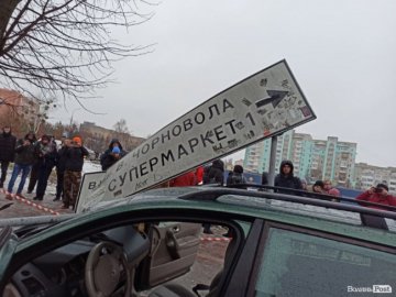 Хлопець, який в'їхав у натовп на Соборності, – в ізоляторі: що про нього відомо