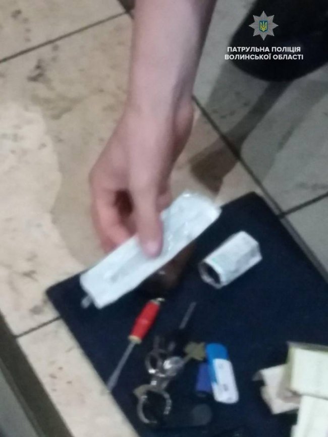 У Луцьку за ніч зловили чотирьох чоловіків з наркотиками. ФОТО