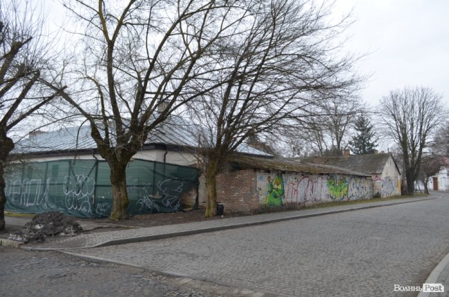 Нетуристичний Луцьк, або Що ховають під стінами замку Любарта. ФОТО