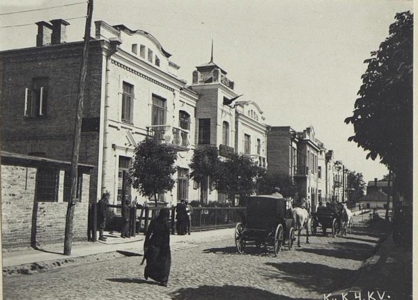 Вулиця Словацького - відтинок одразу за драмтеатром