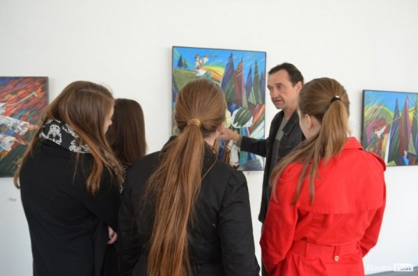 Коли полотна танцюють: у Луцьку відкрили виставку картин «в чотири руки». ФОТО