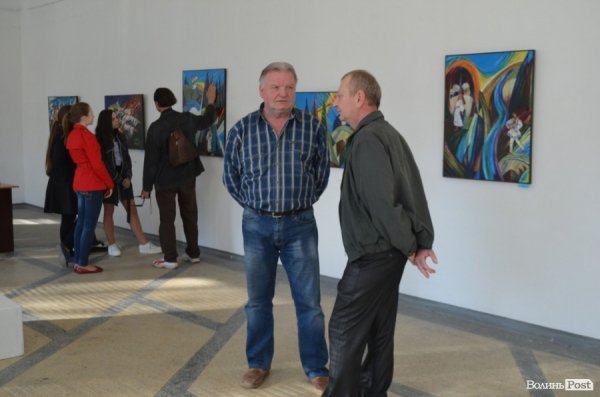 Коли полотна танцюють: у Луцьку відкрили виставку картин «в чотири руки». ФОТО