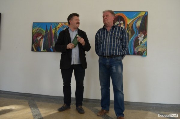 Коли полотна танцюють: у Луцьку відкрили виставку картин «в чотири руки». ФОТО