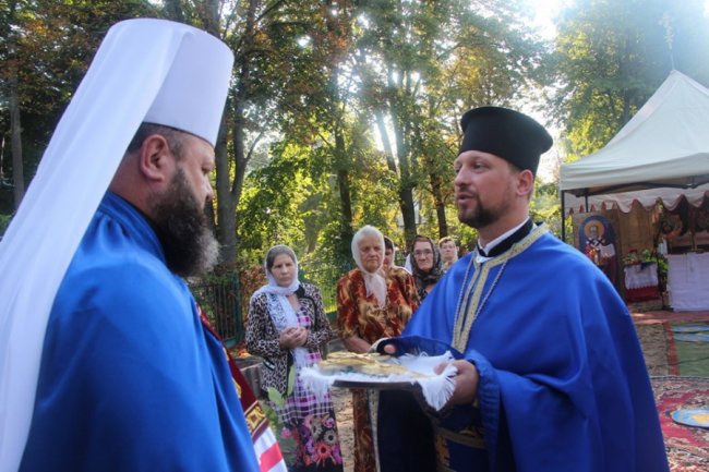 У волинському онкодиспансері на місці майбутньої церкви відзначили храмове свято
