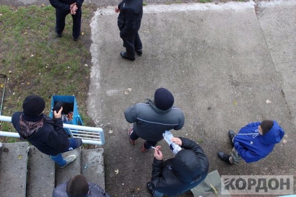 У Любомлі вболівальники загидили стадіон. ФОТО