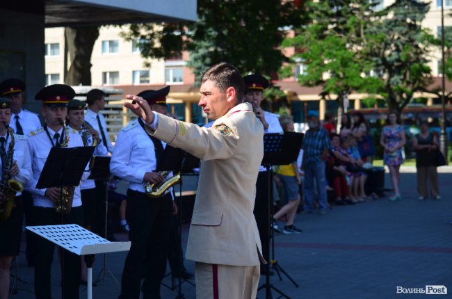 У центрі Луцька грав оркестр Нацгвардії. ФОТО