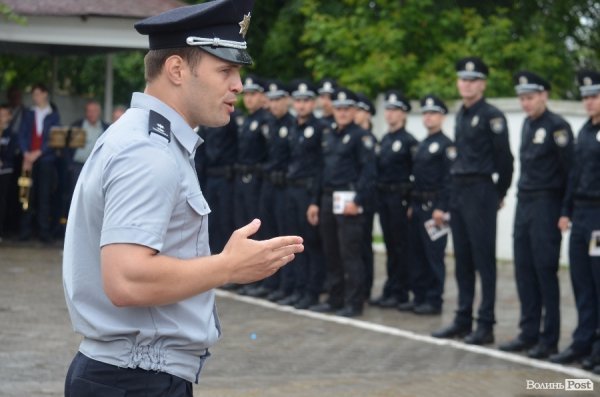 У Луцьку поліцейські отримали нові погони і звання. ФОТО
