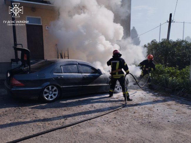 На Волині горіли два автомобілі. ФОТО