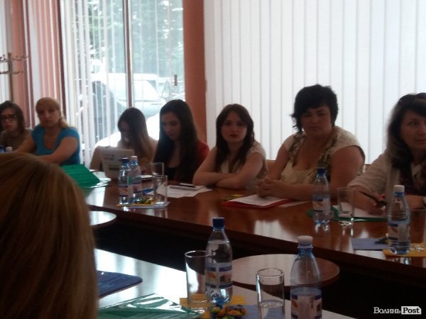 У Луцьку говорили про те, як встигати бути політиком та мамою. ФОТО