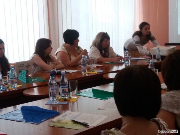 У Луцьку говорили про те, як встигати бути політиком та мамою. ФОТО