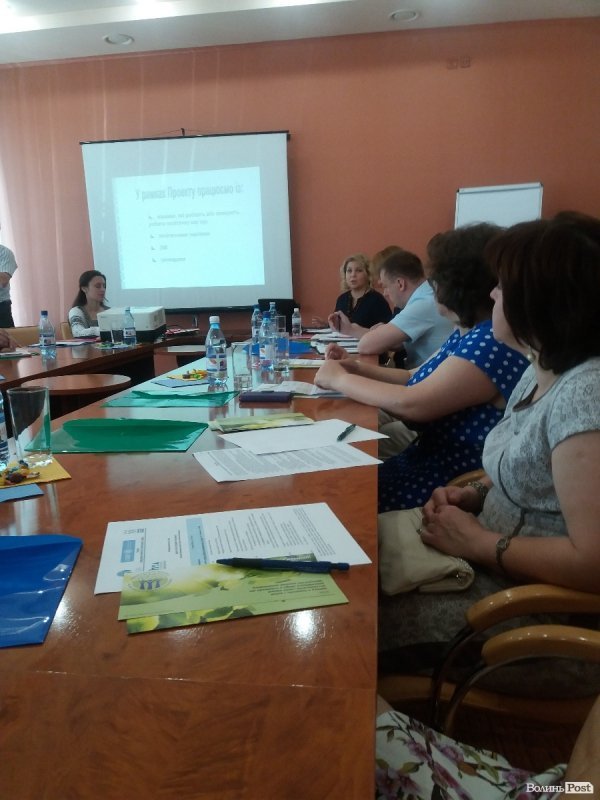 У Луцьку говорили про те, як встигати бути політиком та мамою. ФОТО