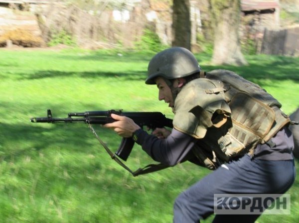 На Волині юнаків готують до бою. ФОТО