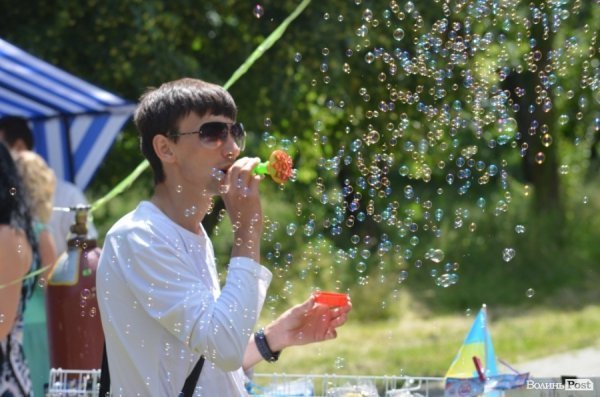 У Луцьку відзначили День молоді та День Конституції. ФОТО