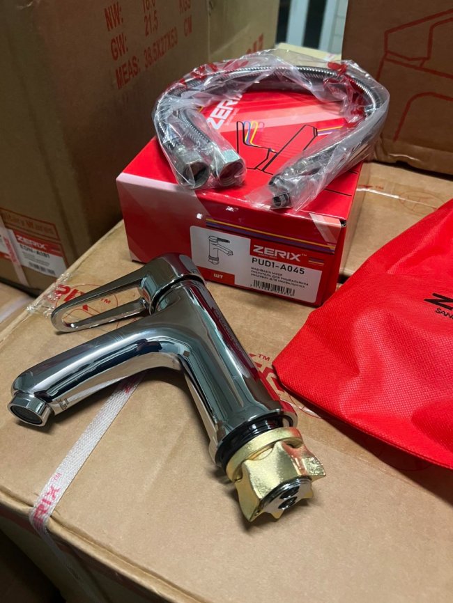 Через «Ягодин» намагались провезти незадекларованого товару на понад 652 тисячі