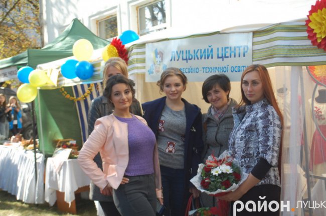 «Бурштинова осінь»: страви, мода і музика