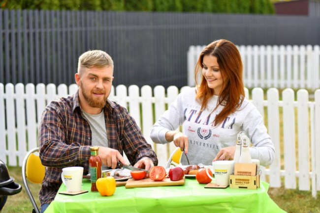 Осінні барбекю-посиденьки: луцький фотограф зазнімкував молоду пару на відпочинку в «Оріоні»*