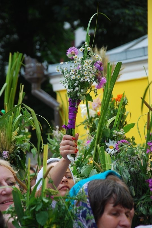 Як у луцькому храмі святкували Трійцю. ФОТО