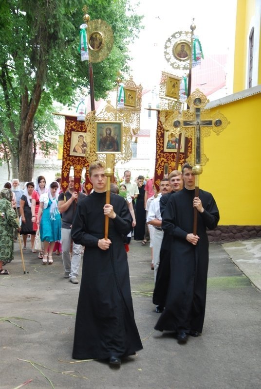 Як у луцькому храмі святкували Трійцю. ФОТО