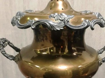 На «Ягодині» затримали чоловіка, який в багажнику авто перевозив старовинні речі