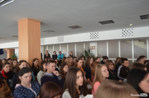 У Луцьку презентували книжку реальних історій про Іловайськ. ФОТО