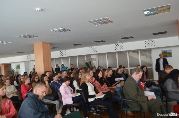 У Луцьку презентували книжку реальних історій про Іловайськ. ФОТО