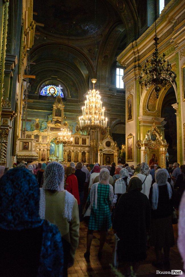 Як лучани на Маковія святили трави та мед. ФОТОРЕПОРТАЖ