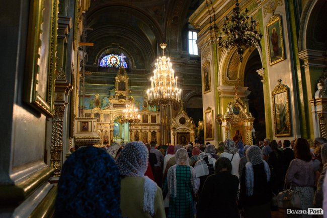 Як лучани на Маковія святили трави та мед. ФОТОРЕПОРТАЖ