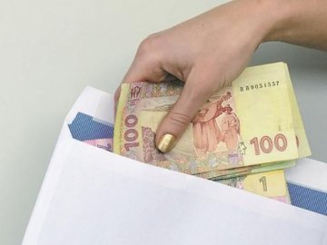 Оштрафували заступницю директора коледжу на Волині, яка видала собі премію