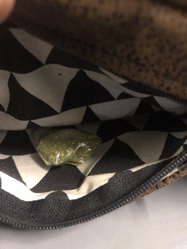 На «Ягодині» в пасажира рейсового автобуса виявили наркотики. ФОТО