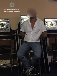 У Луцьку затримали двох чоловіків з «травичкою». ФОТО