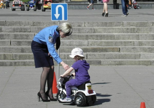 «Даішники» вчили луцьких дітлахів бути чемними пішоходами