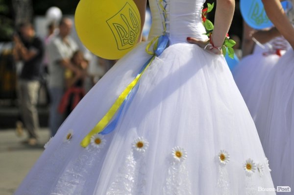 Парад наречених у Луцьку. ФОТО