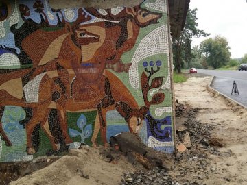 На Волині хочуть знести старі зупинки з мозаїкою, деякі волиняни – проти. ФОТО, ВІДЕО