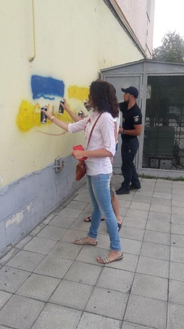 «Стоп наркотик!»: як у Луцьку боролися з небезпечною рекламою. ФОТО