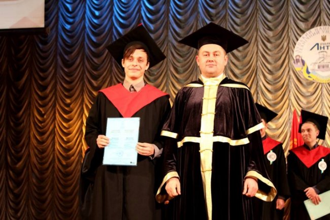 Близько тисячі студентів ЛНТУ стали магістрами. ФОТО