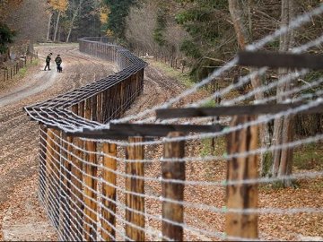 Польща розпочне будівництво паркану на кордоні з Україною