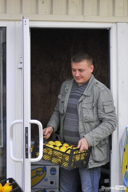 Завокзальний ринок. БУДНІ МІСТА