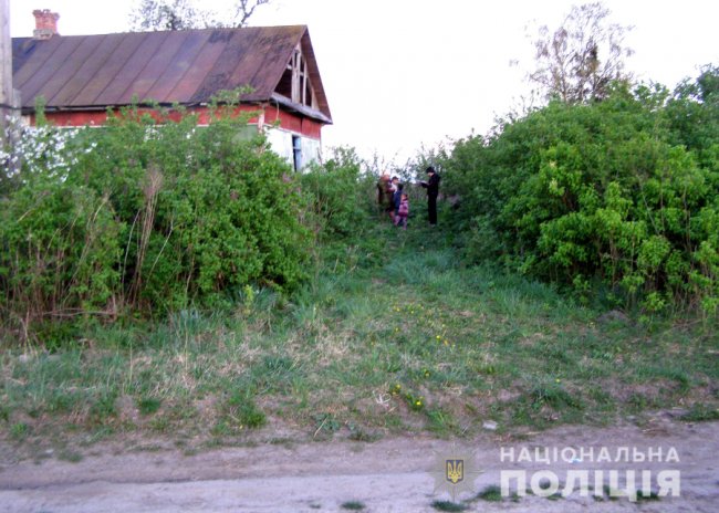 На Рівненщині дитячі пустощі із артилерійським снарядом призвели до вибуху. ФОТО