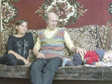 «Любов допомагає всі труднощі долати»: як волинянка на інвалідному візку зуміла двічі стати мамою