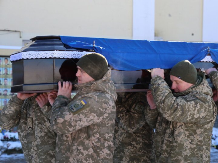 Луцька громада віддала останню шану загиблому на війні воїну Миколі Северенюку