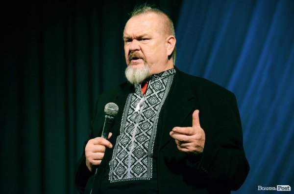 У Луцьку козаки показали свою майстерність в бойовому гопаці.ФОТО