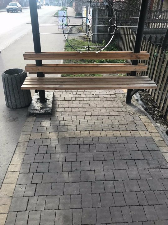 У Ковелі відкрили оновлену зупинку. ФОТО