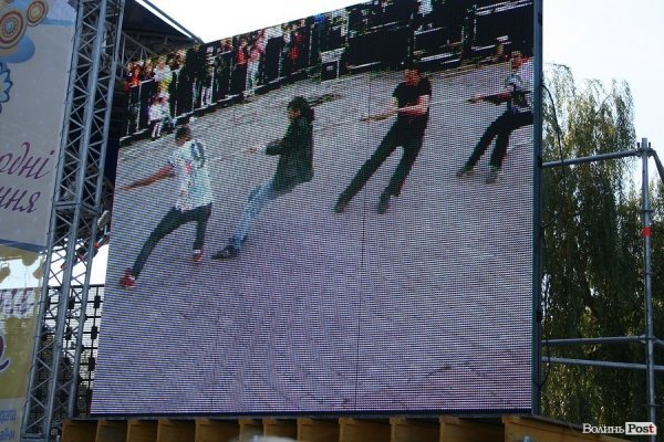 Конкурс із перетягування канату