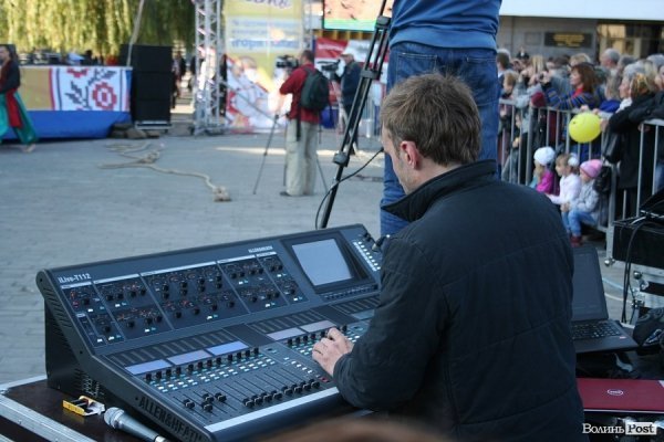 Медійники працюють