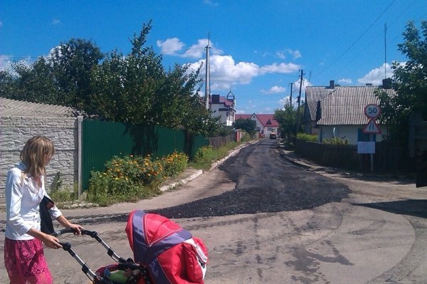 У райцентрі на Волині ремонтують дорогу. ФОТО. ВІДЕО