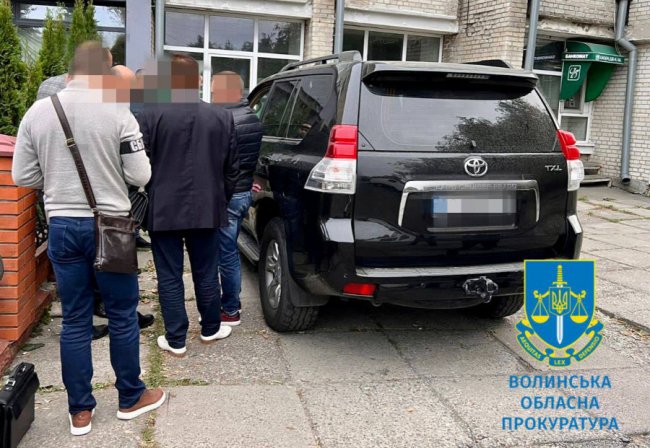 На Волині на хабарі погорів начальник управління ОВА