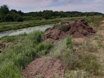 Волинянин незаконно облаштував собі город біля річки