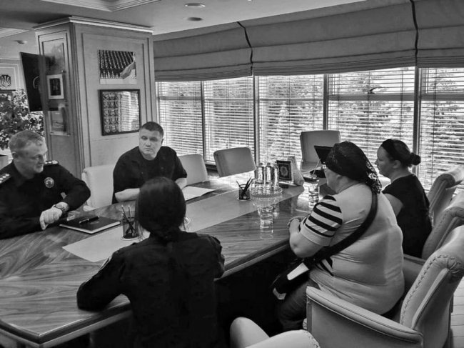 Аваков вперше зустрівся із родиною 5-річного хлопчика, якого вбили поліцейські