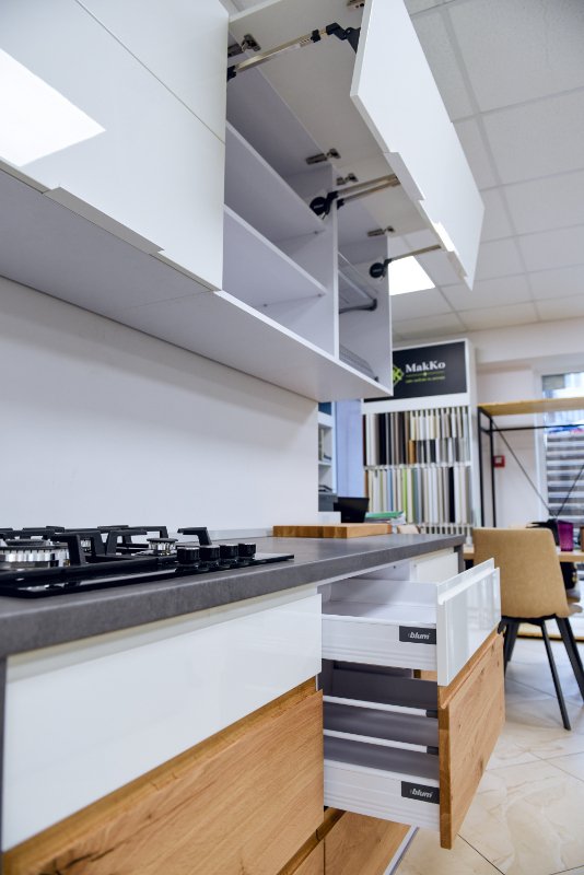  У Луцьку відкривають стильний меблевий шоурум. ФОТО *